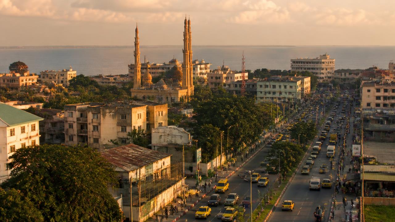Vue de Conakry, capitale de la Guinée, au coucher du soleil